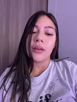 Latina vanessa online show from 02-04-25, 10:24