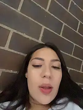 Latina vanessa online show from 05-04-26, 08:11
