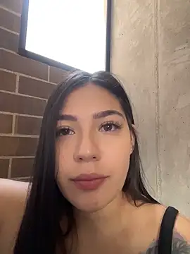 Latina vanessa online show from 05-27-26, 08:16