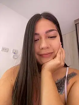 Latina vanessa online show from 02-25-25, 09:48
