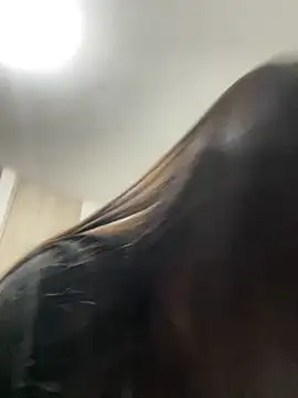 Latina vanessa online show from 10-30-25, 04:22