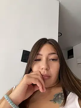 Snapshot of Latina_vanessa chatting on 06-17-26, 06:29 Latina vanessa online show from 06-17-26, 06:29