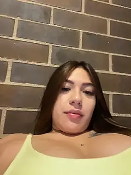 Snapshot of Latina_vanessa chatting on 06-22-26, 11:46 Latina vanessa online show from 06-22-26, 11:46