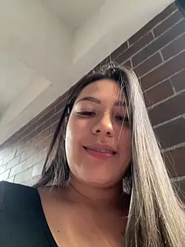 Latina vanessa online show from 04-15-26, 10:43