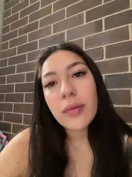 Latina vanessa online show from 04-30-26, 05:53