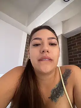 Snapshot of Latina_vanessa chatting on 05-31-26, 01:17 Latina vanessa online show from 05-31-26, 01:17