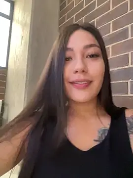 Latina vanessa online show from 04-22-26, 04:25