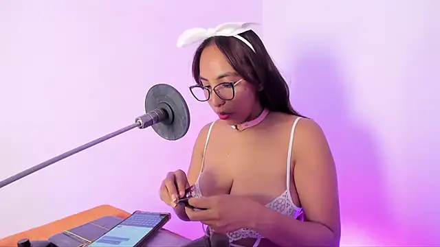 Snapshot of Leticia_brownn1 chatting on 02-27-26, 07:35 Leticia brownn1 online show from 02-27-26, 07:35