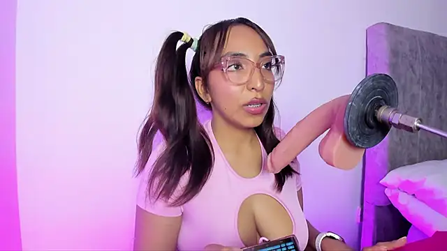 Leticia brownn1 online show from 03-19-26, 07:36