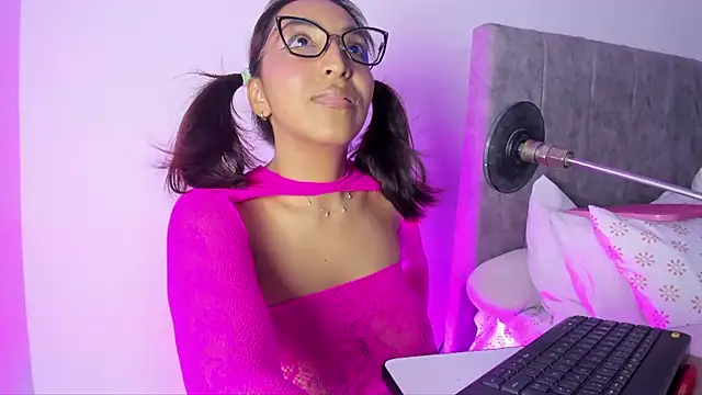 Snapshot of Leticia_brownn1 chatting on 06-19-26, 08:03 Leticia brownn1 online show from 06-19-26, 08:03