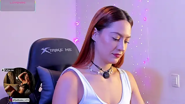 Snapshot of Amypond__ chatting on 12-22-25, 03:56 Amypond online show from 12-22-25, 03:56