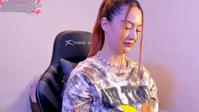 Snapshot of Amypond__ chatting on 12-16-25, 11:14 Amypond online show from 12-16-25, 11:14