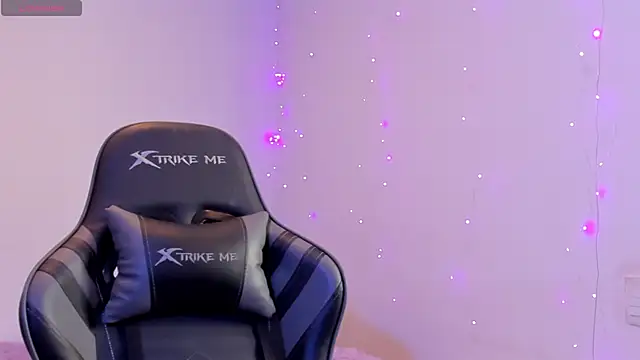 Snapshot of Amypond__ chatting on 10-29-25, 09:41 Amypond online show from 10-29-25, 09:41