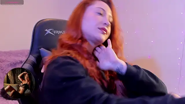 Snapshot of Amypond__ chatting on 10-24-25, 10:36 Amypond online show from 10-24-25, 10:36