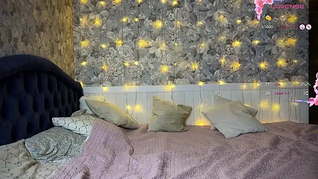 Snapshot of ChloeMillerMeow chatting on 02-25-25, 04:46 ChloeMillerMeow online show from 02-25-25, 04:46