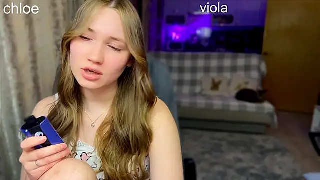 Snapshot of ChloeMillerMeow chatting on 10-12-25, 06:31 ChloeMillerMeow online show from 10-12-25, 06:31