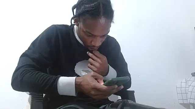 Snapshot of Larry-n-clouds chatting on 02-25-26, 02:56 Larry-n-clouds online show from 02-25-26, 02:56