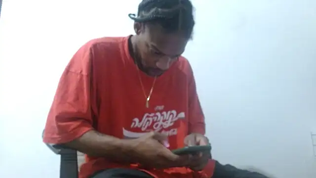 Snapshot of Larry-n-clouds chatting on 02-21-26, 12:07 Larry-n-clouds online show from 02-21-26, 12:07