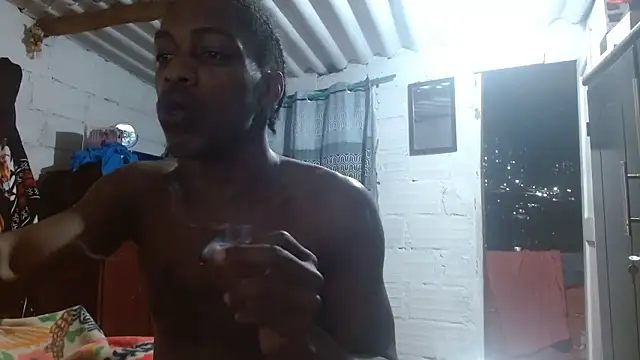 Snapshot of Larry-n-clouds chatting on 01-18-26, 01:31 Larry-n-clouds online show from 01-18-26, 01:31