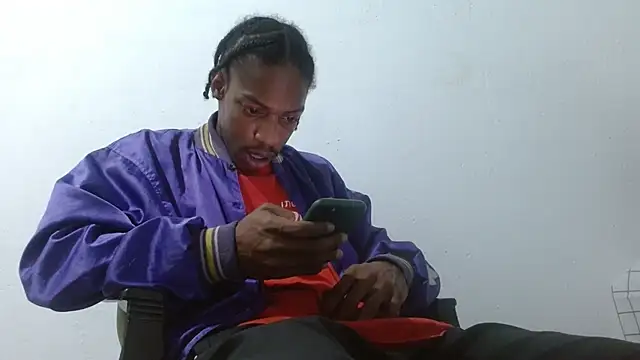 Snapshot of Larry-n-clouds chatting on 02-22-26, 02:58 Larry-n-clouds online show from 02-22-26, 02:58