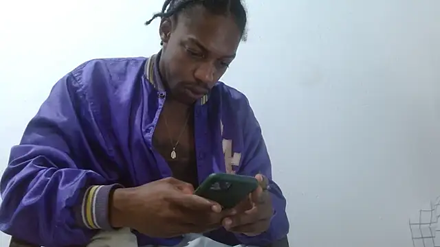 Snapshot of Larry-n-clouds chatting on 02-20-26, 12:29 Larry-n-clouds online show from 02-20-26, 12:29