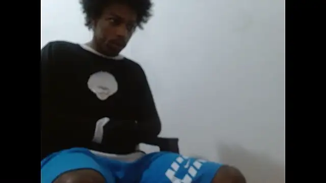 Snapshot of Larry-n-clouds chatting on 02-06-26, 02:24 Larry-n-clouds online show from 02-06-26, 02:24