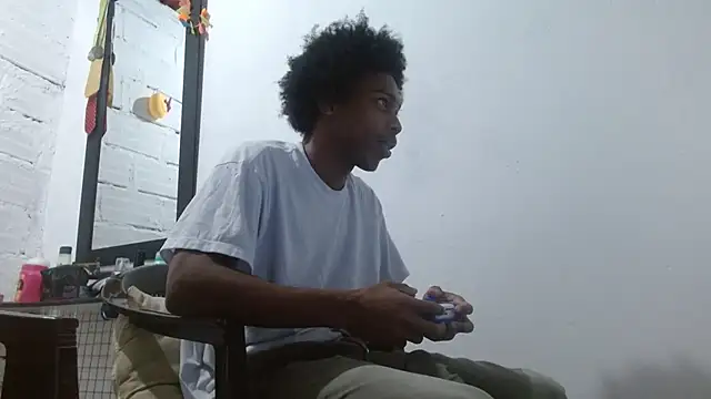 Snapshot of Larry-n-clouds chatting on 02-03-26, 03:04 Larry-n-clouds online show from 02-03-26, 03:04