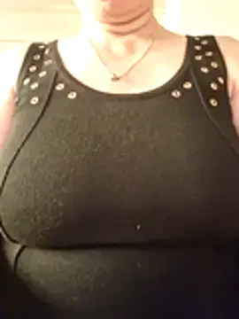 Snapshot of Rozittaa chatting on 05-27-26, 12:45 Rozittaa online show from 05-27-26, 12:45