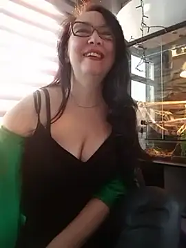 Snapshot of CamilleDesire chatting on 03-05-25, 05:08 CamilleDesire online show from 03-05-25, 05:08