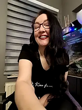 Snapshot of CamilleDesire chatting on 12-17-25, 05:29 CamilleDesire online show from 12-17-25, 05:29