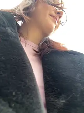 Snapshot of RinaCat chatting on 03-17-25, 05:34 RinaCat online show from 03-17-25, 05:34