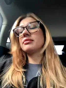 Snapshot of RinaCat chatting on 09-12-25, 05:18 RinaCat online show from 09-12-25, 05:18