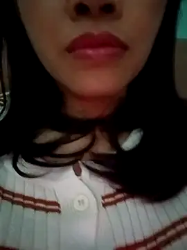 Snapshot of Hana_love20 chatting on 03-20-25, 03:47 Hana love20 online show from 03-20-25, 03:47