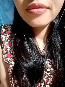 Snapshot of Hana_love20 chatting on 10-17-25, 05:44 Hana love20 online show from 10-17-25, 05:44