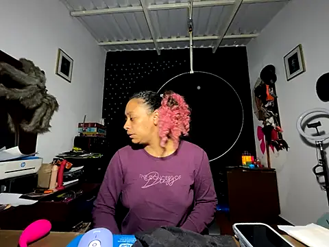 Cata Blue   online show from 10-28-25, 03:11