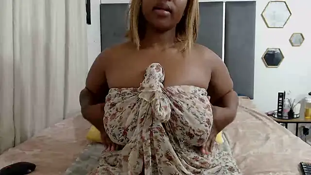 IceBellaCane313 online show from 04-03-26, 01:34