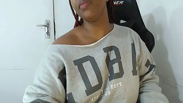 IceBellaCane313 online show from 11-16-25, 04:39