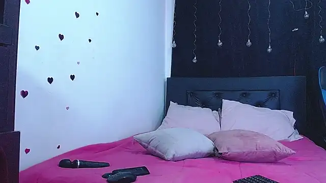 Snapshot of Georgina_Copper chatting on 02-21-26, 08:44 Georgina Copper online show from 02-21-26, 08:44