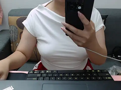 Snapshot of Haruka95 chatting on 05-02-26, 04:39 Haruka95 online show from 05-02-26, 04:39