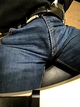 alessandroman2114 online show from 12-17-25, 06:02