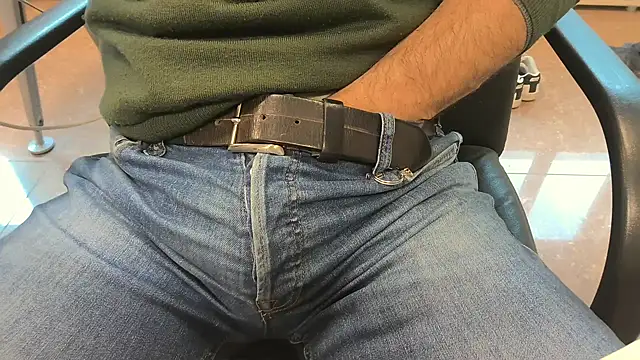 alessandroman2114 online show from 04-10-26, 04:58