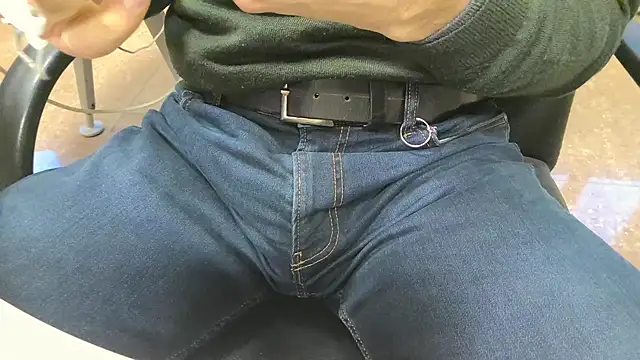 alessandroman2114 online show from 03-11-26, 05:07