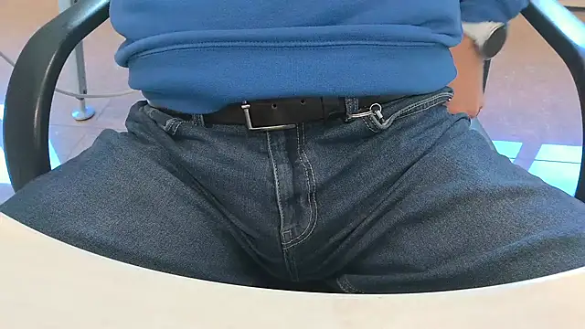 alessandroman2114 online show from 01-12-26, 11:39