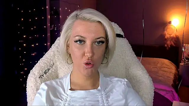 Snapshot of tykioty_Miley chatting on 12-14-24, 12:22 tykioty Miley online show from 12-14-24, 12:22