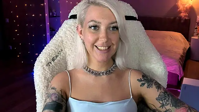 tykioty Miley online show from 11-19-25, 02:39