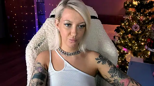 tykioty Miley online show from 12-21-25, 01:24