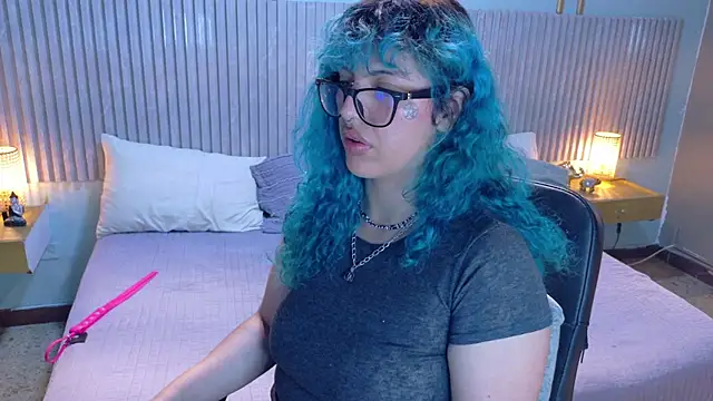 Eli666uwu online show from 04-01-26, 01:41