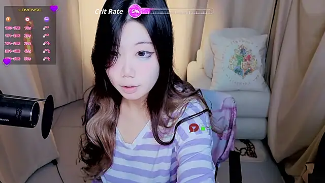 Snapshot of CryKuro_ chatting on 09-08-25, 03:00 CryKuro online show from 09-08-25, 03:00