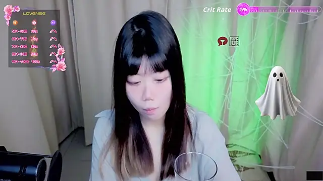 Snapshot of CryKuro_ chatting on 11-02-25, 03:06 CryKuro online show from 11-02-25, 03:06