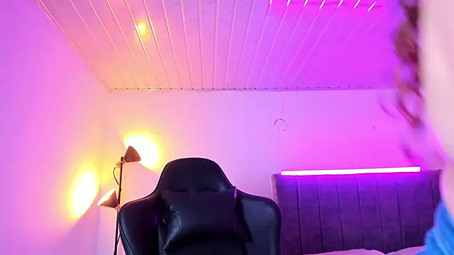 KayllaEvanss  online show from 11-08-25, 03:10